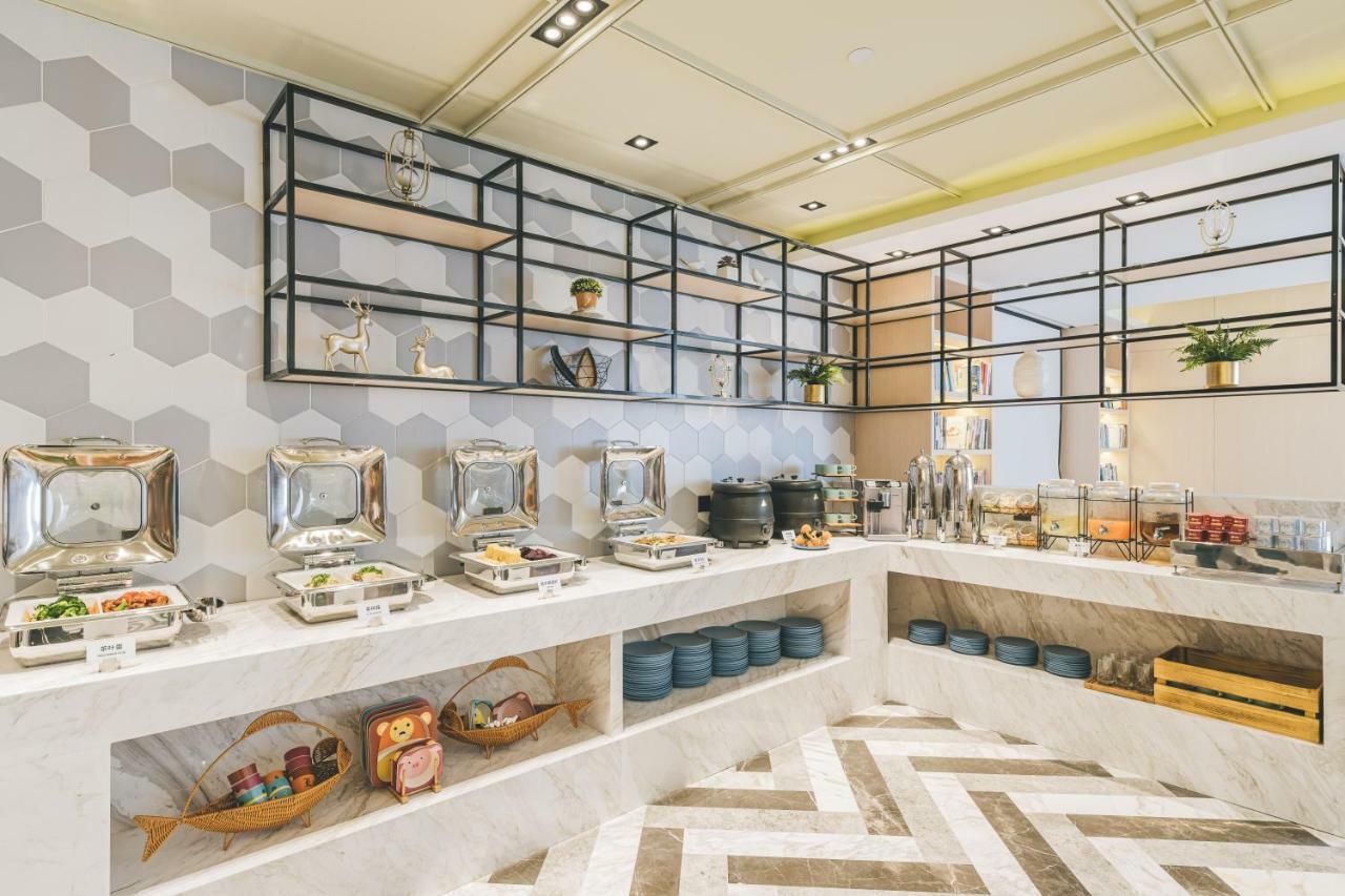 Atour Pudong New District Zhangjiang Ziwei Road Hotel