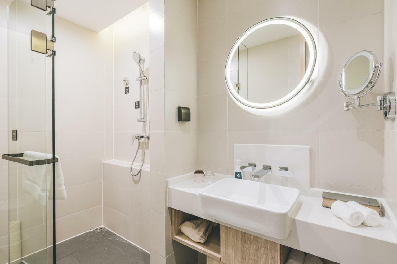 Atour Pudong New District Zhangjiang Ziwei Road Hotel 4*